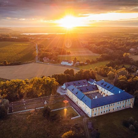 Отель Chateau Rychvald Экстерьер фото