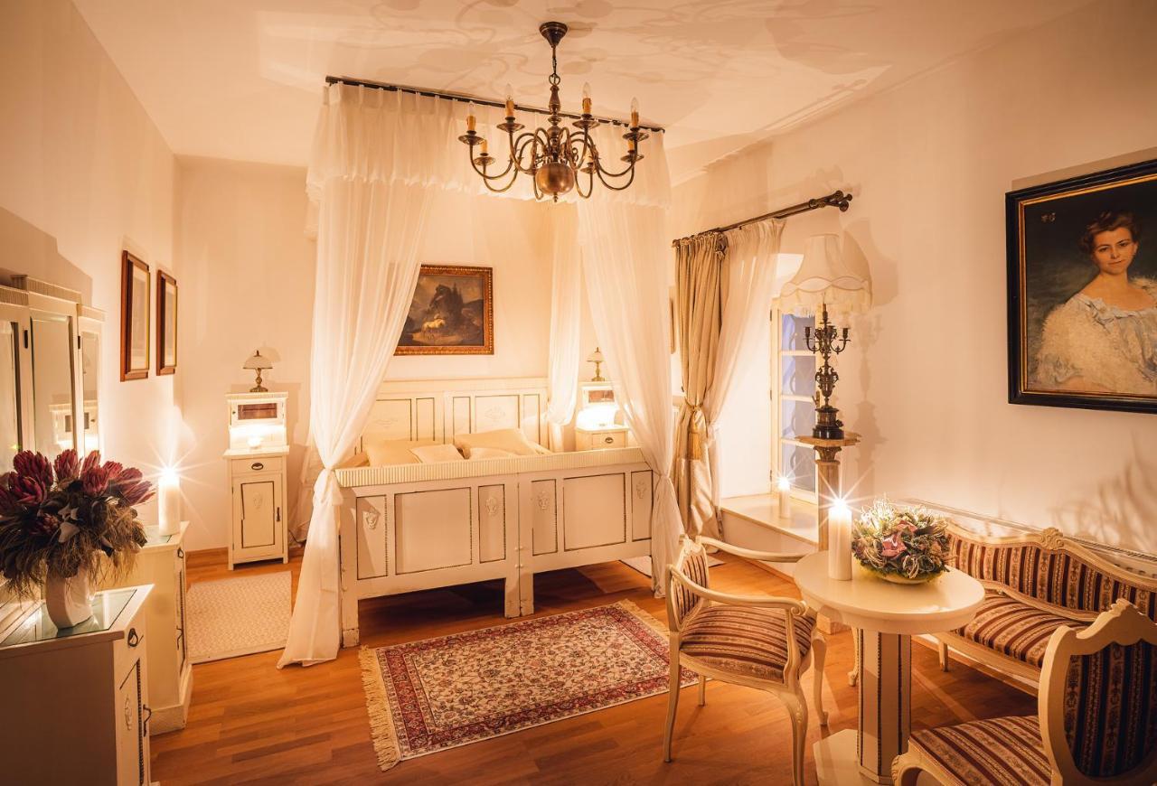 Отель Chateau Rychvald Экстерьер фото