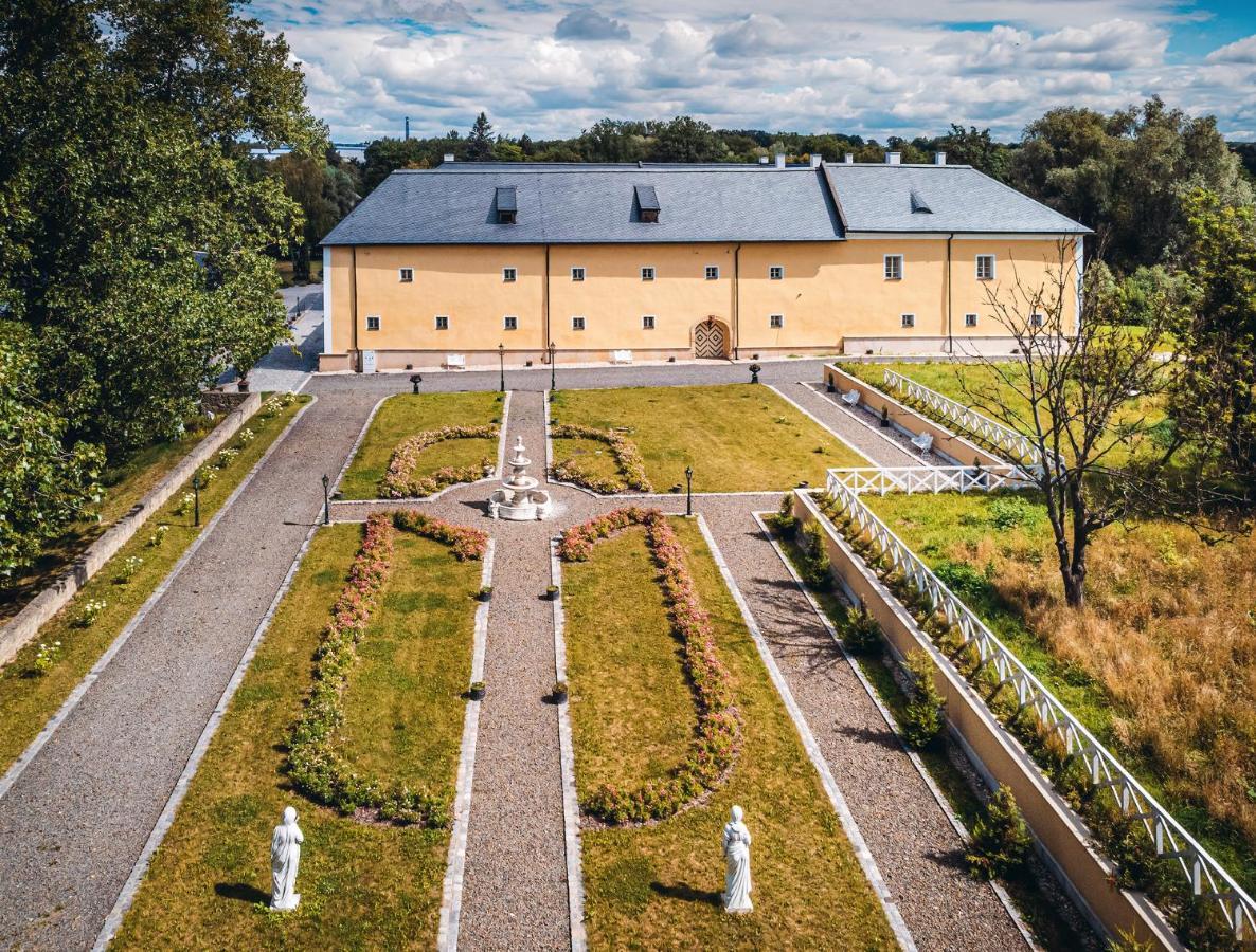 Отель Chateau Rychvald Экстерьер фото