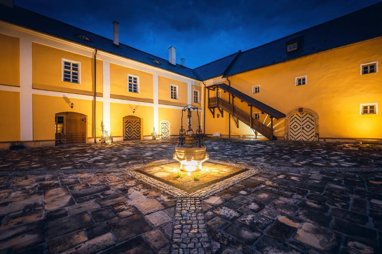 Отель Chateau Rychvald Экстерьер фото