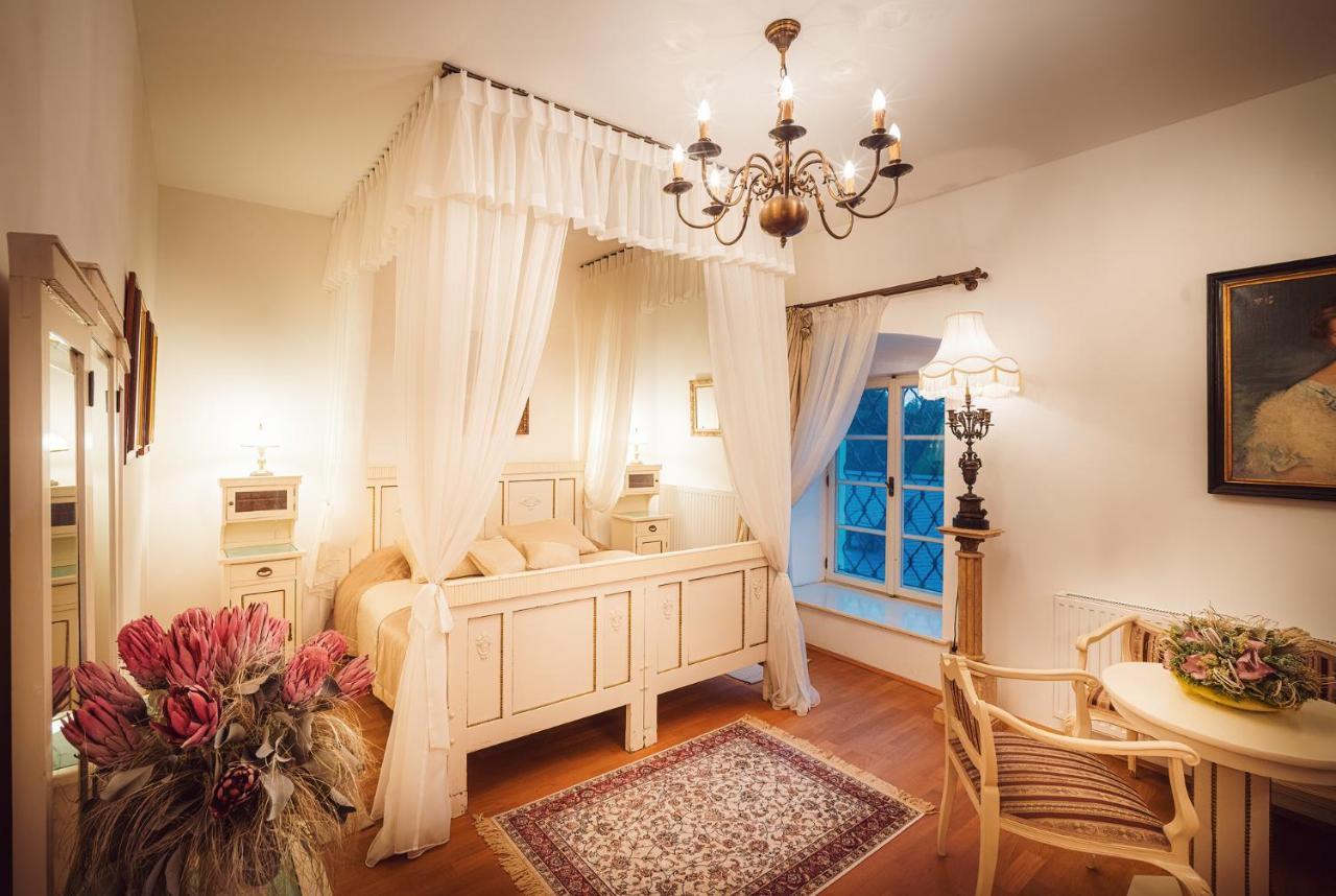 Отель Chateau Rychvald Экстерьер фото