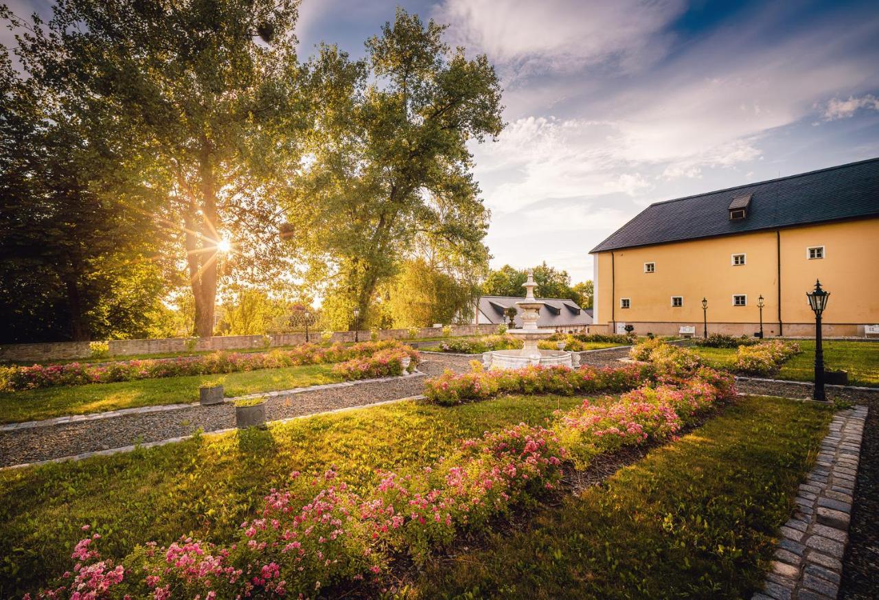 Отель Chateau Rychvald Экстерьер фото
